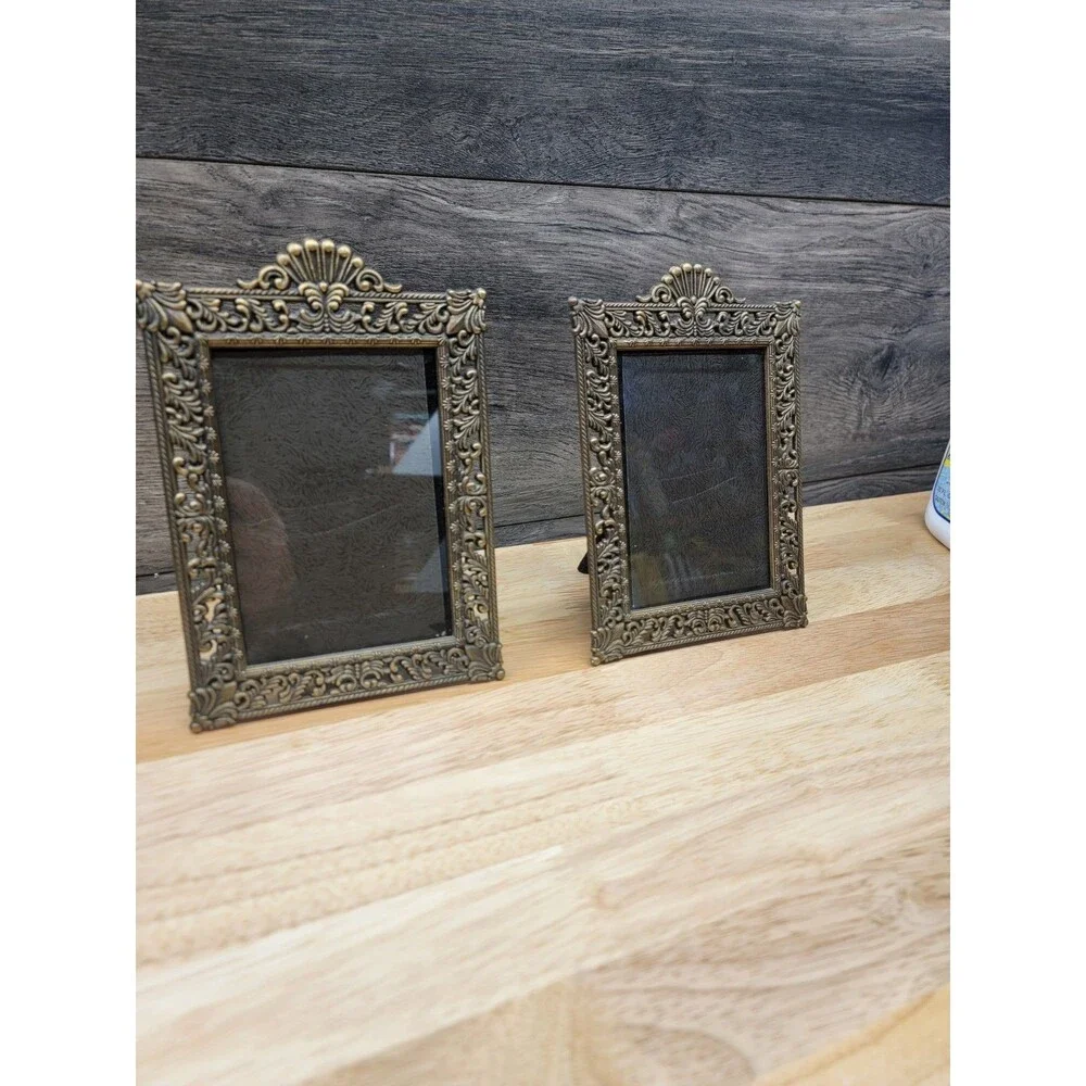 2 Beautiful Vintage Ornate Victorian Style Brass Picture Frames Black Felt Backs